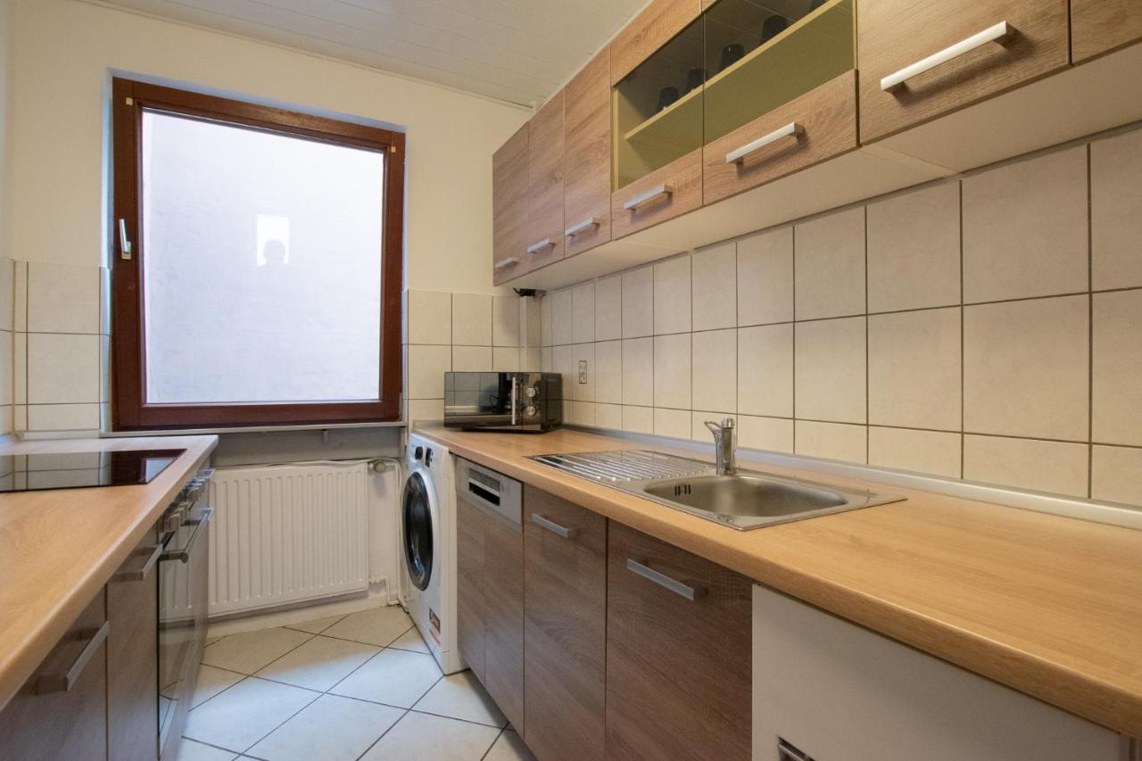 Raj Living - 1 , 2 And 3 Room Monteur Apartments ดุยส์บูร์ก ภายนอก รูปภาพ